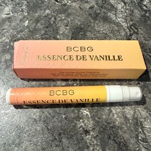 BCBG Essence de Vanille Spray - Peach and Cream